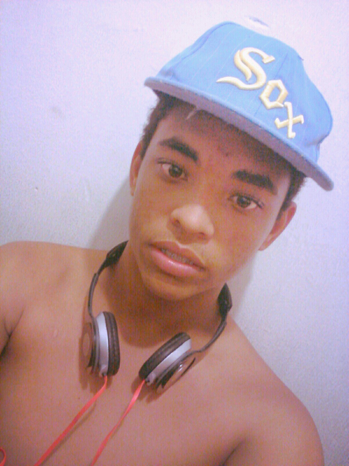Tenho 16 anos, SOU FLAMENGUISTA,amo meus amigos,minha família e DEUS! *-*.....*-*.
Contato: marconevictor@hotmail.com