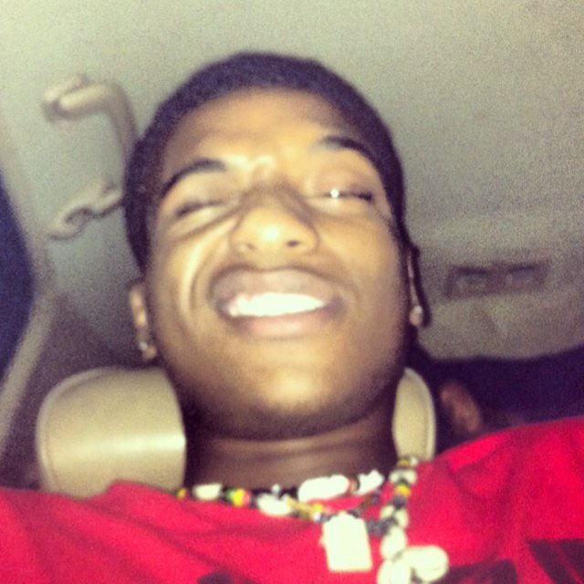 JUSS AH YUNG NIGGA OUTCHEA GETTIN IT AS IT COMES! I AM ME! REAL AS IT GETS! FOLLOW MY TWINNY @Aaris_TheShdd FUCK WIT US