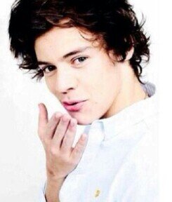 please follow @harrysababy bc goal ilysm ♡♡