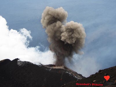 Stromboli's Pictures, è un blog fotografico che ritrae gli aspetti naturali è paesaggistici dell'isola di Stromboli.