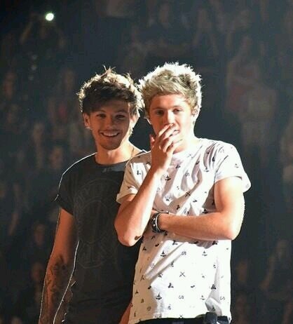 Follow me on @nouiswithbacon and I auto follow back  ;)