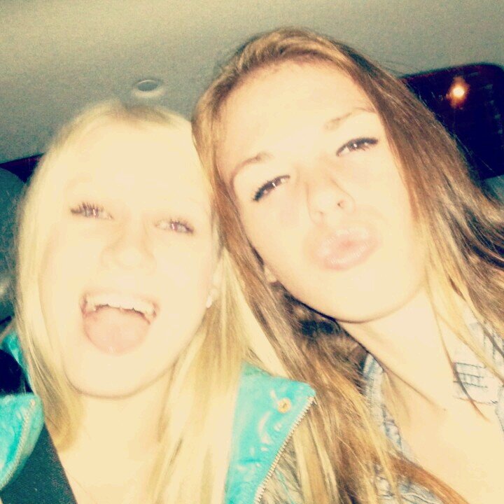 • 15 jr • Ilovemybest @sanne_kuss • O13 •
