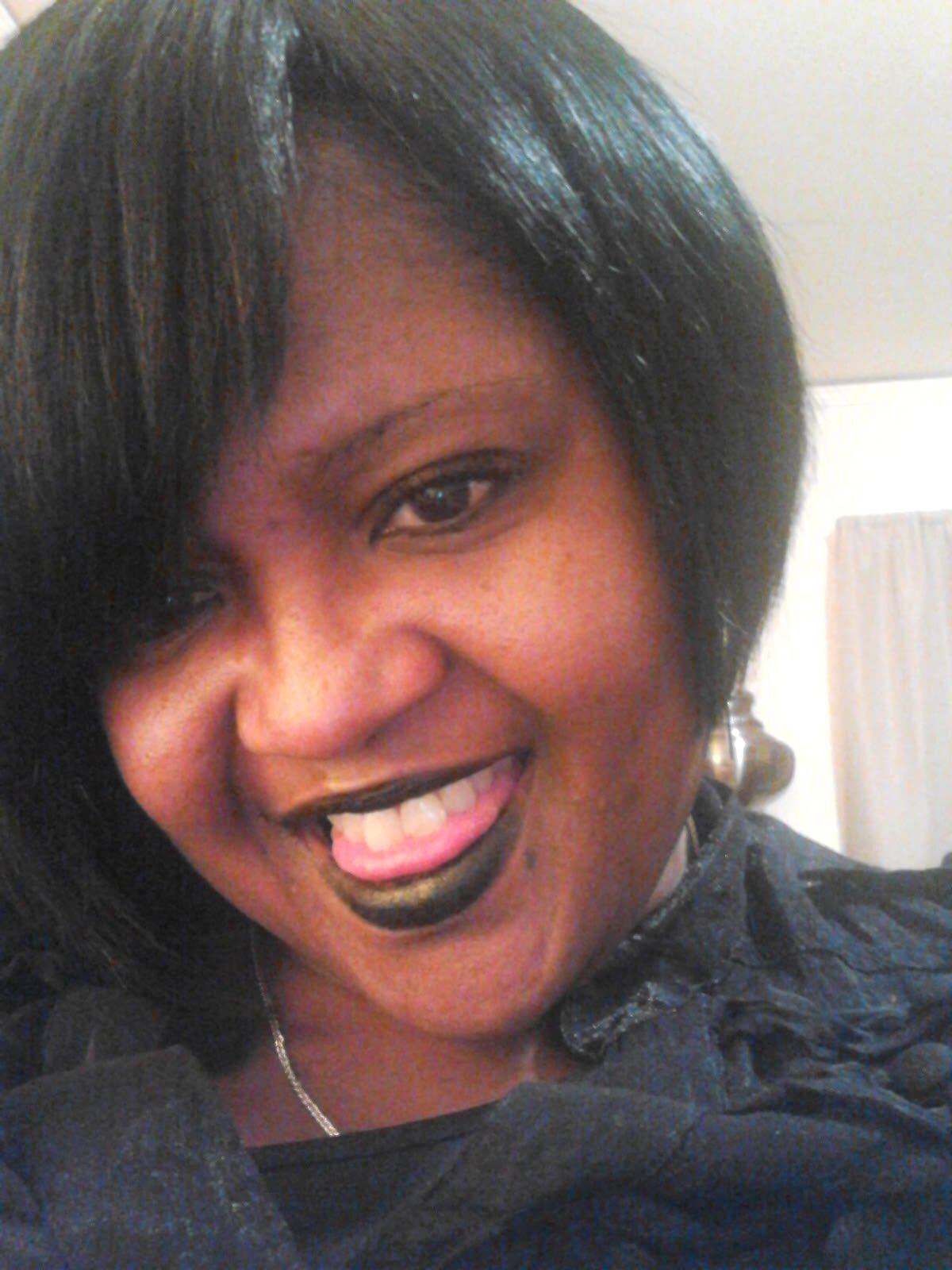 annointedvee1's profile picture. 