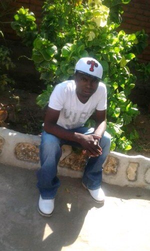 paper chaser! 
work hard in silence, let success make the noise! (http://t.co/Zfd1BZiT5p)