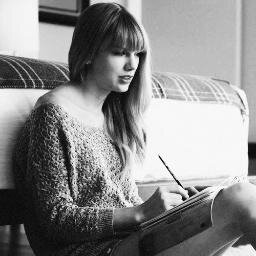 15. Nada mejor que un abrazo cuando estás triste. Manu. Taylor. I love you more than anything.