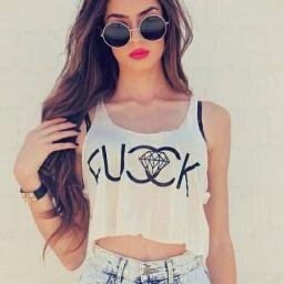 This page is for people who like fashion, here'll upload all kinds of things that have to do with fashion! Hope you like it!  / Pagina sobre moda !