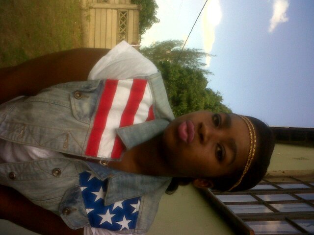Am a. Veri attentive nd veri informative gal in watever situation never lose who you are if ppl can't accept you move on nt everybody will love you#peace lurv