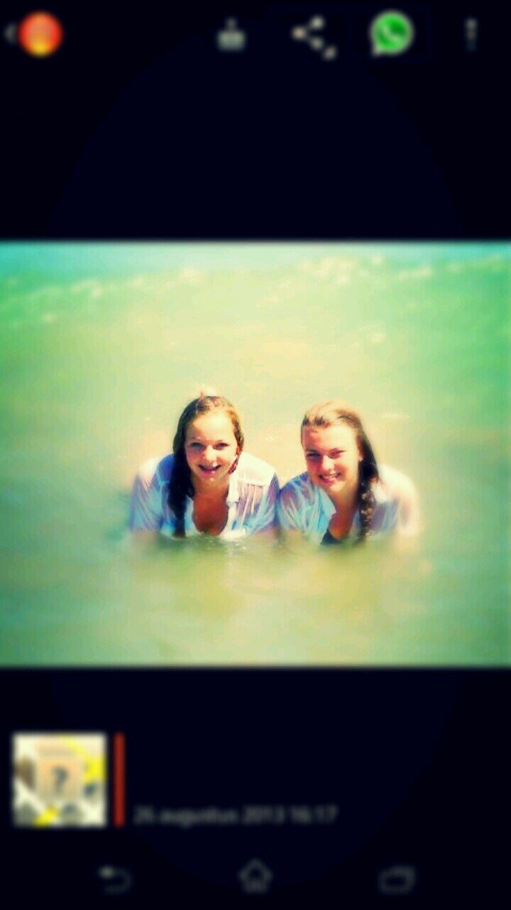 Waterpolo chick (L) ILOVEEYOUU :D xx-dit meisje is een super waterpolower xx :p Je bent een heel speciaal meisje voor mij~17-03-2013 ♥ Ik ben gek op je tijger ♥