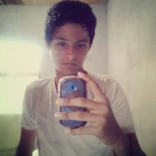 Sou apenas um menino que tem apenas sonhos ♥