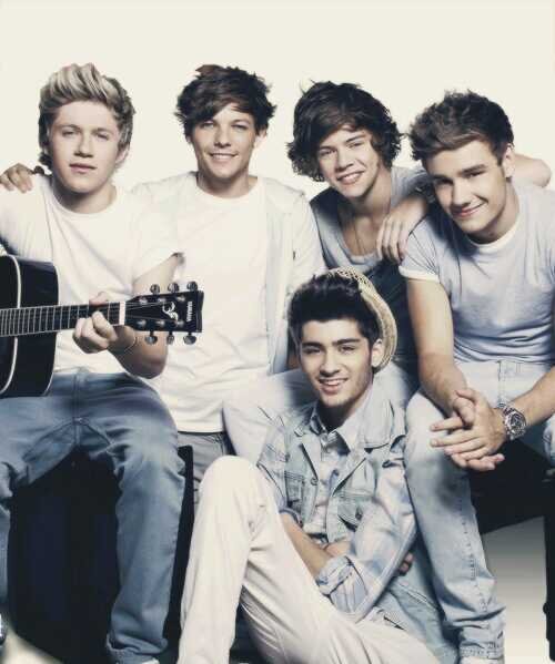 scottish, 15
directioner
cheerleader, with no pom poms pal
0/5 0/4 drowning in my own tears. 
i follow back :)