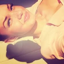 No te amo porque eres preciosa. Eres preciosa porque te amo.