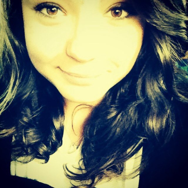 Hey, Follow moi et j'te follow back ! ♥♥ 
Et au passage vient faire un p'tit tour sur mon ask: http://t.co/Q8NEHxp7oj