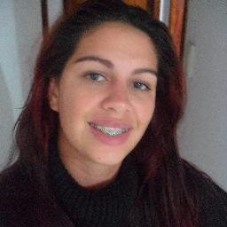 Tenho 21 anos tenho um filho de 2 aninhos.
trabalho no departamento financeiro.
sou um mulher digamos que completa