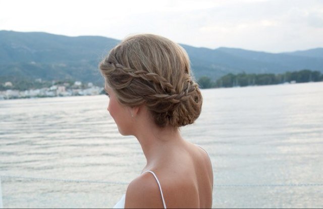 sofiatheofanous's profile picture. We are all under the same sky but we all don't have the same horizon.!