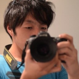 I am design-driven UX and Brand designer. Experience is all we need.