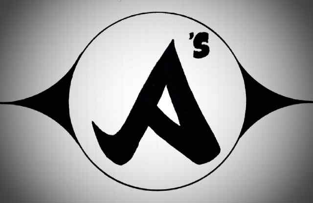 the beginning of two guys , two djs and producer tha really love the music and especially the electronic music !! dos djs dos amantes de la musica electronica