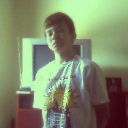 elogios nn me elevao,ofenças nn me rebaichão sou oq sou nn o q achao...3