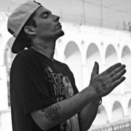 Filipe Ret é poeta. E acha que sua quantidade de ideias é superior à sua paciência para escrevê-las.