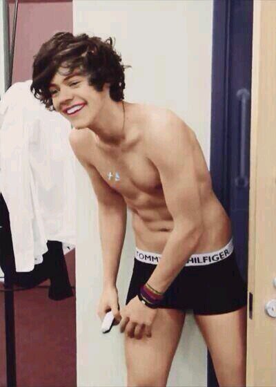 curly_fake's profile picture. if we could only have this life for one more day if we could only turn back time♡your not Rose Mcgowan or Alyssa milano