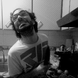 Arquitecto, origamista, fotógrafo aficionado y adicto a la comida