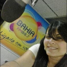 Apaixonada por música, carioca, tricolor, publicitária, jornalista, produtora, radialista e assessora de imprensa artística (musical).
