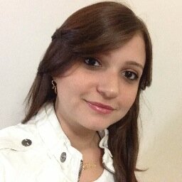 Formanda de Ciência da Computação apaixonada por tecnologias  principalmente dispositivos móveis.