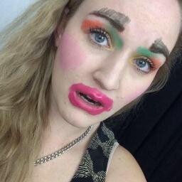 shelbrihtnostil's profile picture. Shelby Waddell's right nostril