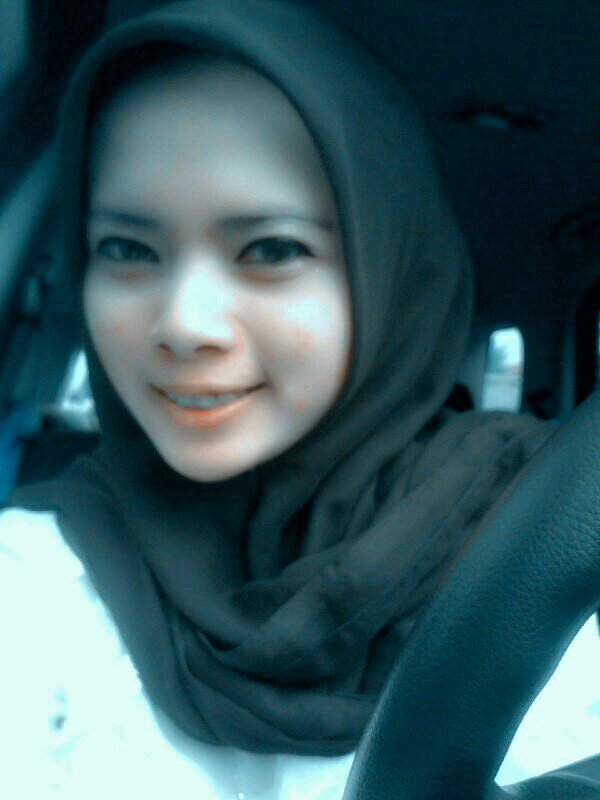 Dina_Butsyainah's profile picture. Education is the most powerful weapon which you can use to change the world™ ♥ اَللّهُ