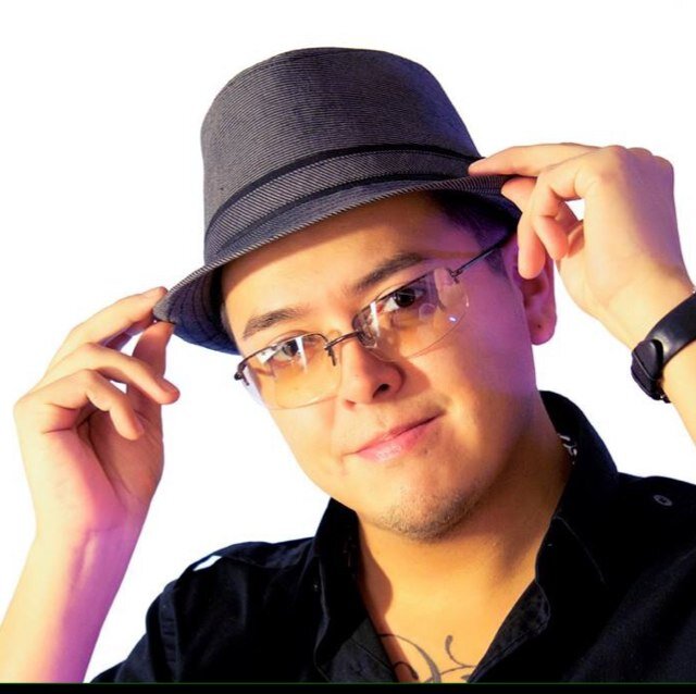 Recognized as one of the most versatile dj's in the Country
http://t.co/naQIdCjx
http://t.co/TRWqHJeJ