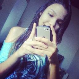 Querido, querido, por favor,
Se em algum momento você se sentir
Como se fosse nada,
Você é perfeito pra caralho pra mim (8)