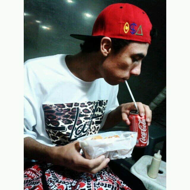 - 18, cwb, skate, rap, vandalismo e swag!