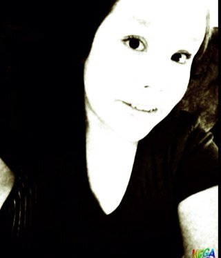 follow me i'll follow you back :) 
my goal: to get 700 followers