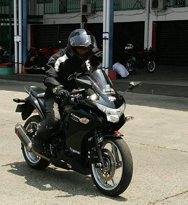 cornering freakss