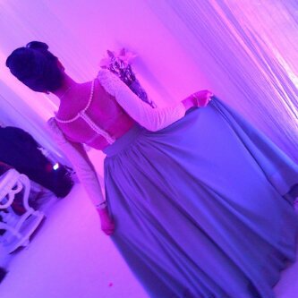 ‏الانثى لاتحب الا رجلأ يذكرها ب ابيها ♥