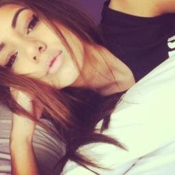 The names hayley | 16 | single | Melbourne australia | one direction  are my heros | chocolate , bambi and bed ❤ niall horan is fucking sexy!