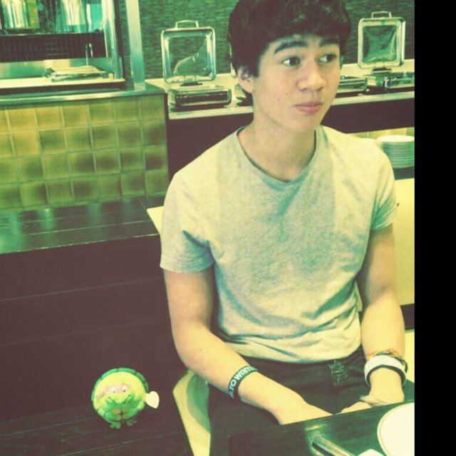 I just gave you a free follow. Mind following my main instead of me? :) @CalumsNASA Thanks! Ilysm. And never give up on fave/4! Ask my main for a dm to ash!