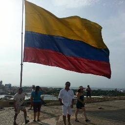 Colombiano, primero Dios y mi familia.