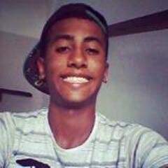Servir a Deus, Familia, Futebol, Chato, Carinhoso ,Nunca fui perfeito sempre quis ser verdadeiro :D
Insta: @Isac_vinithis
http://t.co/xkpFCXHDQC