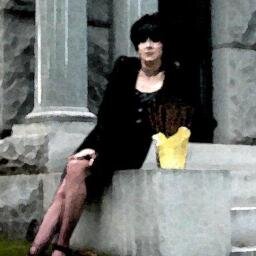 conservative,english,catholic wife ,mother, lover of animals adore books, tombstone rubbing and haunted places .and love to tweet and follow all clever ones.