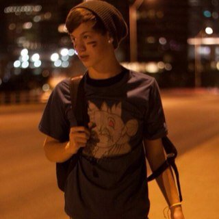 I love emblem3!! Keaton is my all time favorite and imma marry him!! I love @taylorcaniff and @stoneyroks
