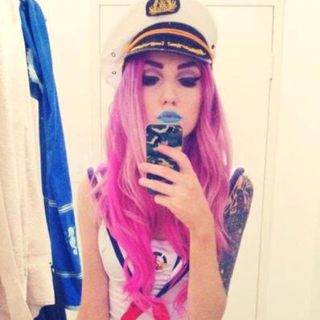 Sexy Pin-Up babe here for the needs of OCs. Send me your request and I'll try to help. ||#RolePlay #Pimp||