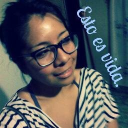 Diseñadora de mi utópico momento efímero en esta vida.