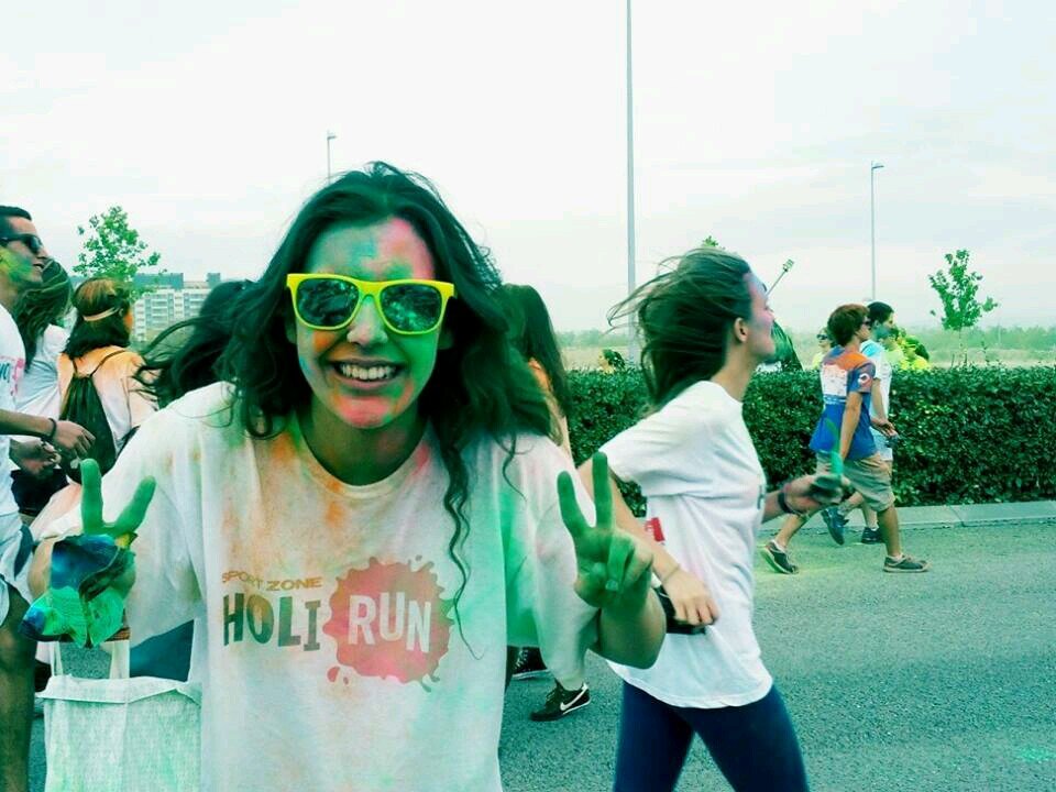 salmarinaa's profile picture. A veces sueño con reunir todos mis ahorros y comprarme un sándwich completo de Rodilla.