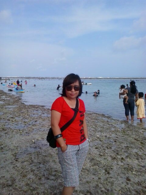 mamik_wahyuni's profile picture. life is always beautifull, so enjoyed