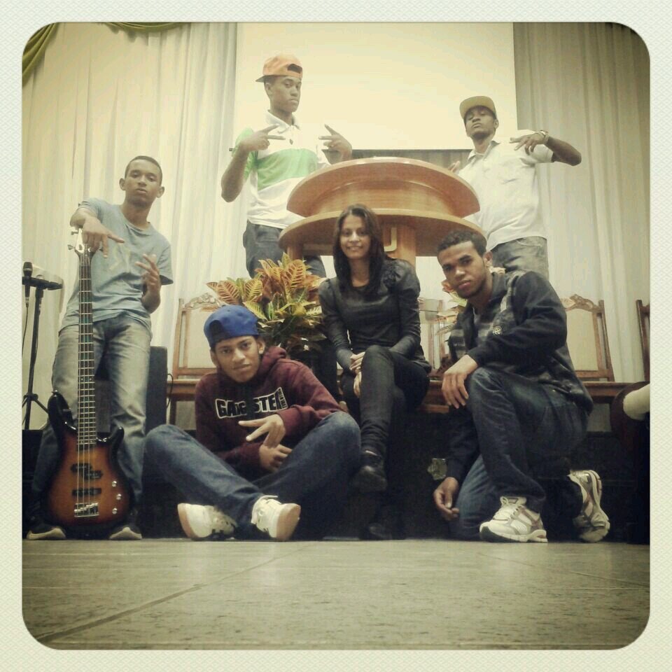 Grupo de Rap, escolhido por Deus para anunciar o evangelho! Formado por: Neuhl, Pj, Stéh, Dan, Isáh, Thiaguinho e Samuca