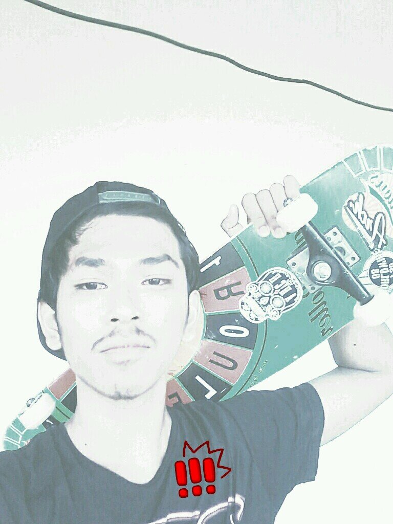 son_MILF's profile picture. spiritual junkie,music lover,sex addict,!ARCHclothing rider,(•̀_•́)ง