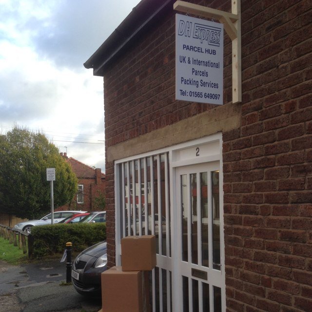 UK & International parcel hub, moving envelopes to pallets around the world.