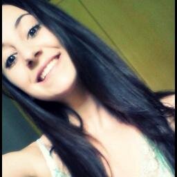 Certas coisas podem ter me feito sofrer, mas elas simplesmente precisavam acontecer pra me fazer crescer.  / Amiga eu te amooo mtooo p. @Mannuzittaa_