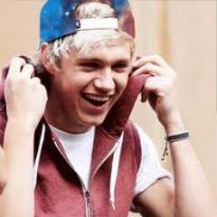 I GIVE YOU A FOLLOW SO NOW GO FOLLOW @iNiallersNando OR I'LL UNFOLLOW YOU BC GOAL thanks x