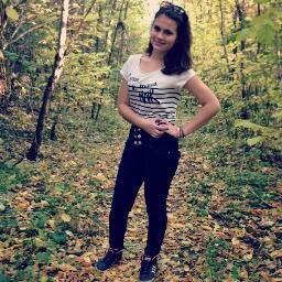 I'm 14 years old. I'm from Slovakia. Directioner *-*. Follow me, I'm follow back :)